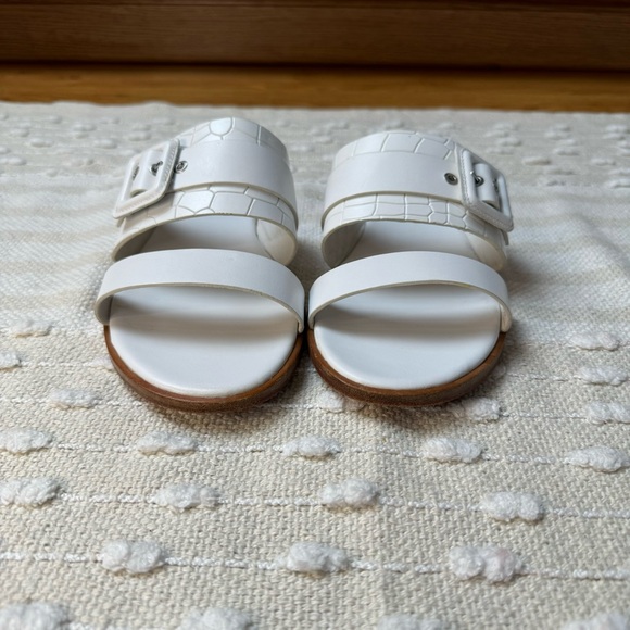 Cole Hann Amavia Double-Band Optic White Embossed Leather Sandals size 9.5 - Picture 11 of 11